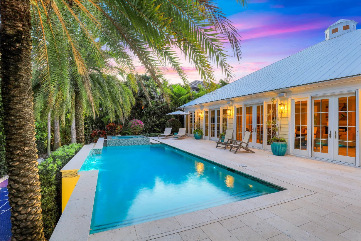 Pair of uber-luxury beachfront condos in Naples listed for $35M each |  Business Observer, image size:1230x820